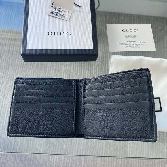 Authentic Gucci Logo 8 Card Bifold Wallet - Picture 10 of 11